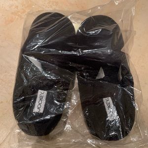 Brand new Jockey black slippers size XL (9.5-10.5)